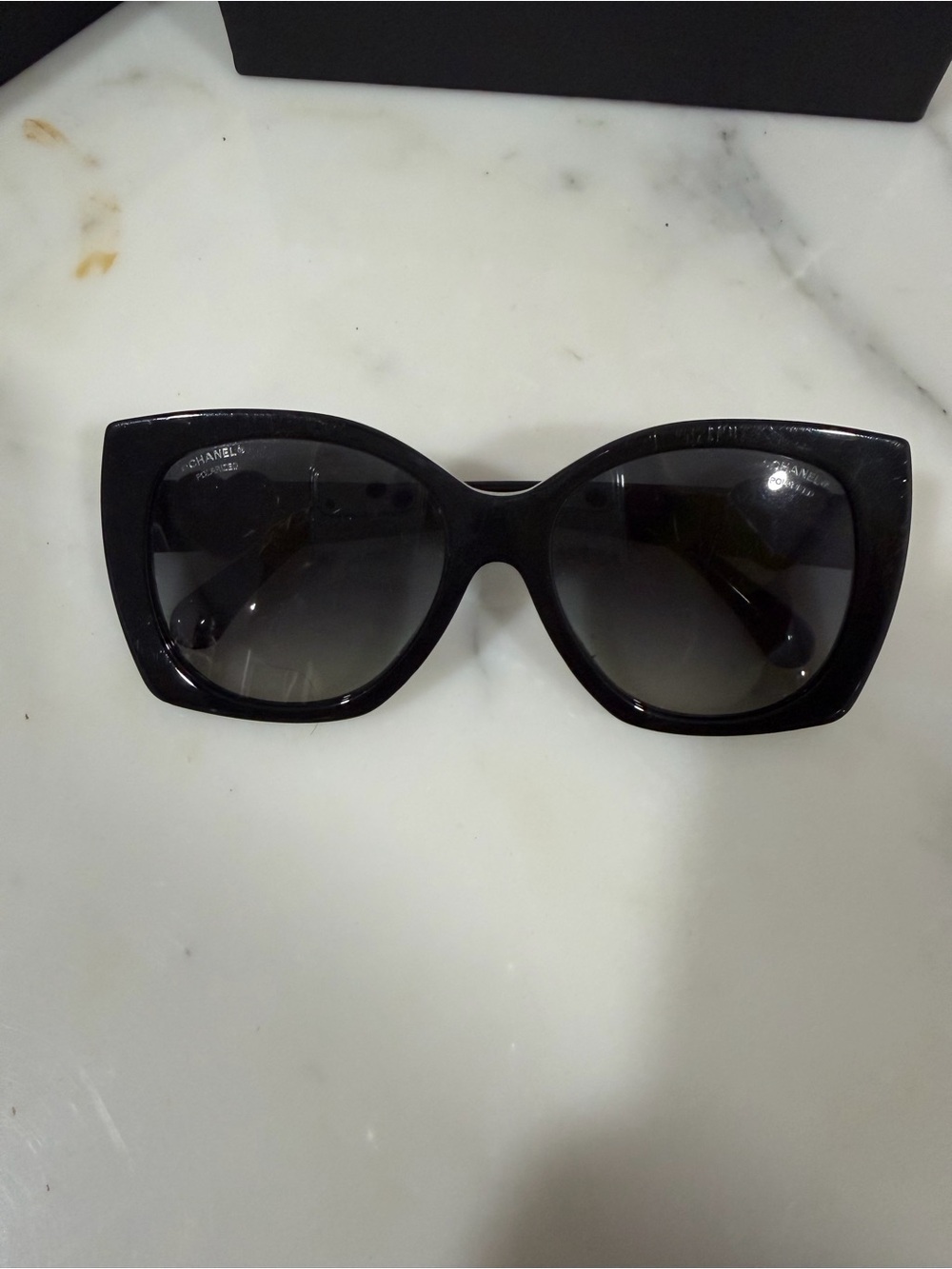 Chanel charming heart large square polarized sunglasses black w/case